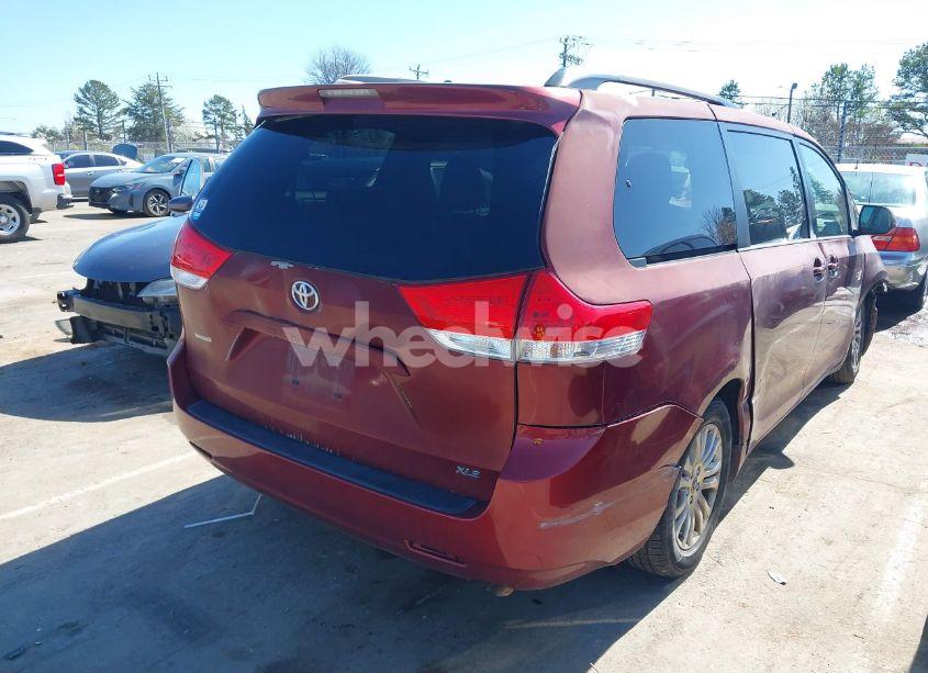 Photo 4 of 2013 Toyota Sienna XLE V6 8 PASSENGER (VIN 5TDYK3DC0DS382696)