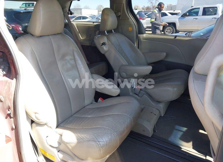 Photo 8 of 2013 Toyota Sienna XLE V6 8 PASSENGER (VIN 5TDYK3DC0DS382696)