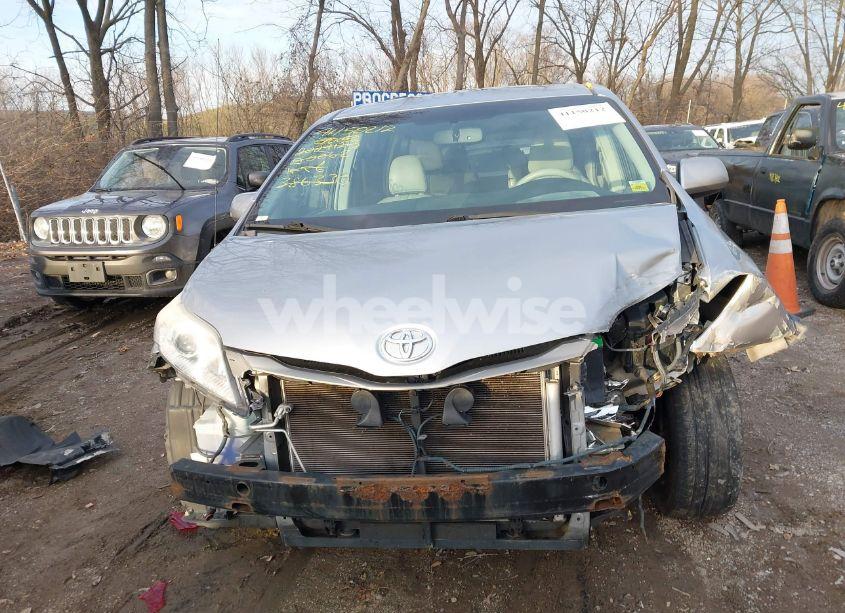 Photo 13 of 2013 Toyota Sienna XLE V6 8 PASSENGER (VIN 5TDYK3DC0DS386330)