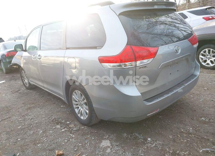 Photo 3 of 2013 Toyota Sienna XLE V6 8 PASSENGER (VIN 5TDYK3DC0DS386330)