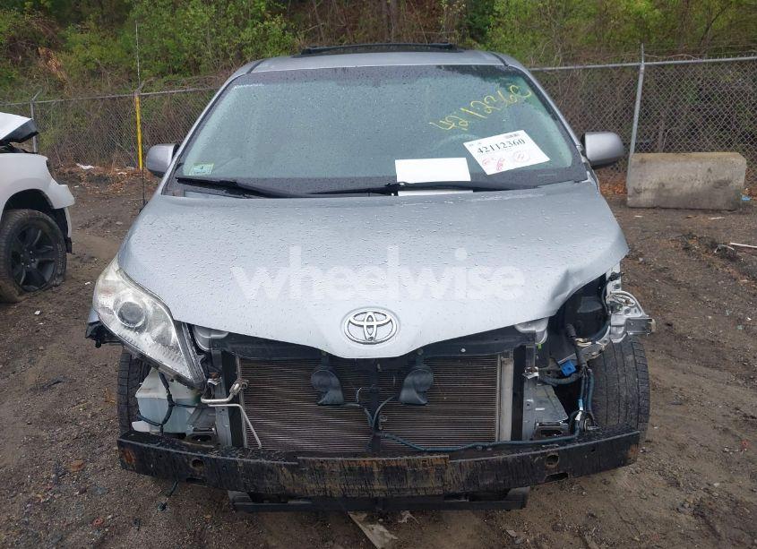 Photo 13 of 2013 Toyota Sienna XLE V6 8 PASSENGER (VIN 5TDYK3DC0DS403949)