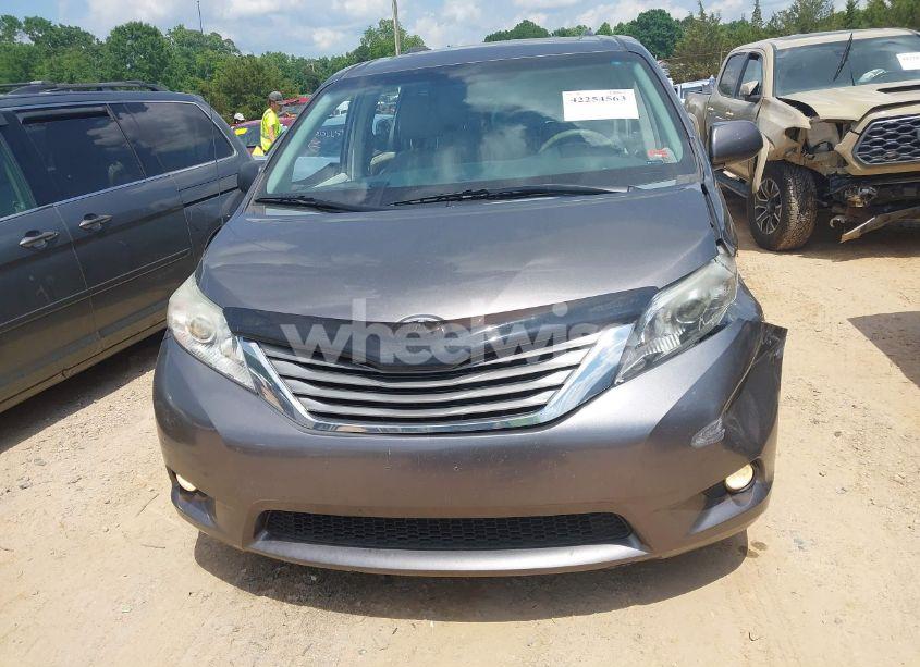 Photo 12 of 2014 Toyota Sienna XLE V6 8 PASSENGER (VIN 5TDYK3DC0ES431378)