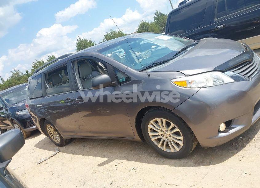 Photo 13 of 2014 Toyota Sienna XLE V6 8 PASSENGER (VIN 5TDYK3DC0ES431378)