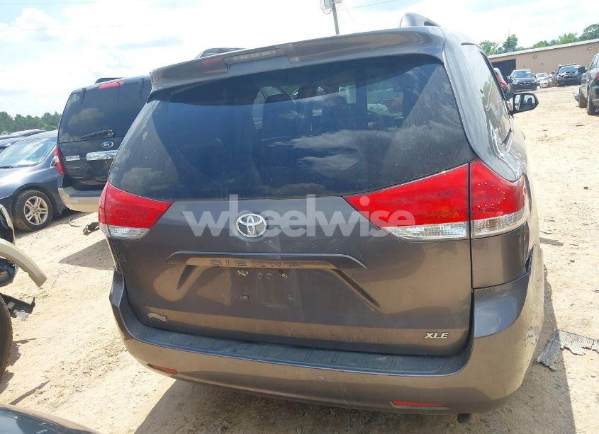 Photo 16 of 2014 Toyota Sienna XLE V6 8 PASSENGER (VIN 5TDYK3DC0ES431378)