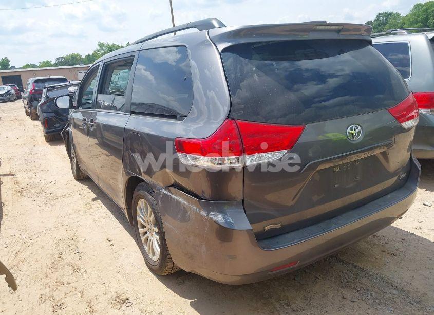 Photo 3 of 2014 Toyota Sienna XLE V6 8 PASSENGER (VIN 5TDYK3DC0ES431378)