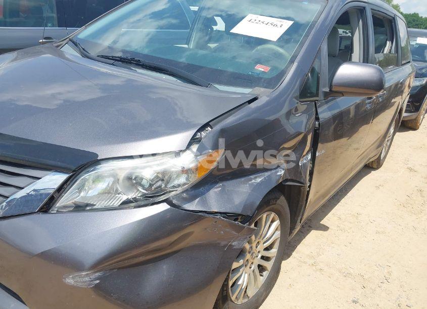 Photo 6 of 2014 Toyota Sienna XLE V6 8 PASSENGER (VIN 5TDYK3DC0ES431378)