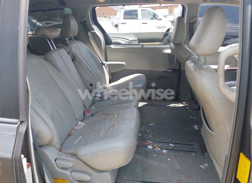 Photo 8 of 2014 Toyota Sienna XLE V6 8 PASSENGER (VIN 5TDYK3DC0ES431378)