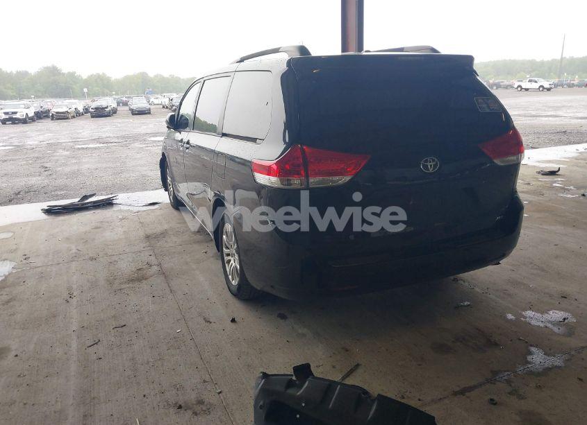 Photo 3 of 2014 Toyota Sienna XLE V6 8 PASSENGER (VIN 5TDYK3DC0ES493864)