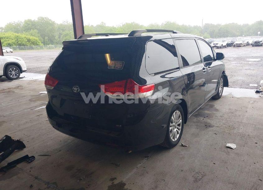 Photo 4 of 2014 Toyota Sienna XLE V6 8 PASSENGER (VIN 5TDYK3DC0ES493864)