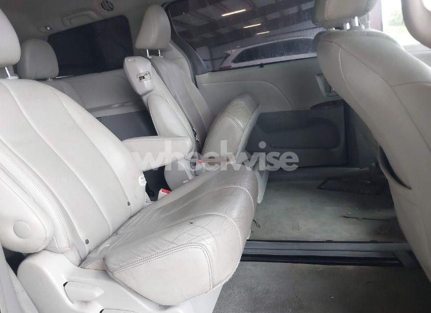 Photo 8 of 2014 Toyota Sienna XLE V6 8 PASSENGER (VIN 5TDYK3DC0ES493864)