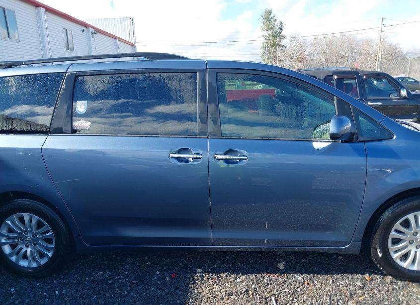Photo 14 of 2014 Toyota Sienna XLE/LIMITED (VIN 5TDYK3DC0ES526006)