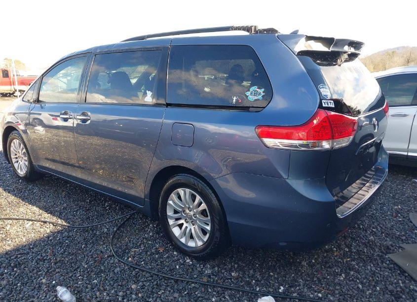 Photo 3 of 2014 Toyota Sienna XLE/LIMITED (VIN 5TDYK3DC0ES526006)