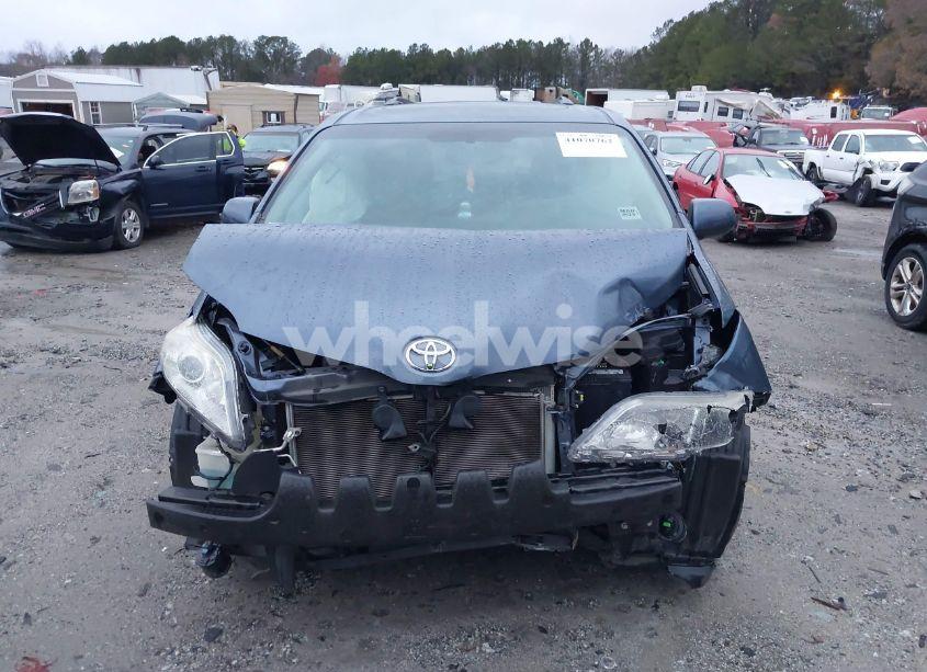 Photo 13 of 2015 Toyota Sienna XLE/LIMITED (VIN 5TDYK3DC0FS533670)