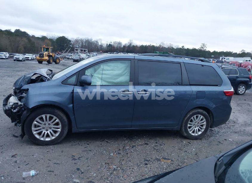 Photo 15 of 2015 Toyota Sienna XLE/LIMITED (VIN 5TDYK3DC0FS533670)