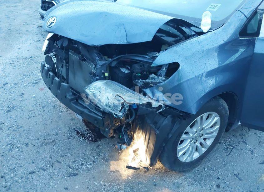 Photo 18 of 2015 Toyota Sienna XLE/LIMITED (VIN 5TDYK3DC0FS533670)