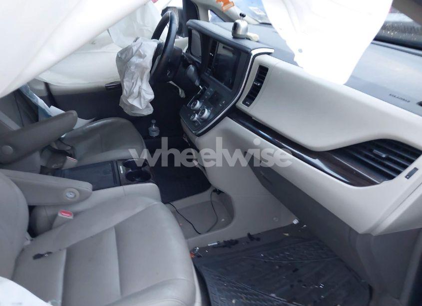 Photo 5 of 2015 Toyota Sienna XLE/LIMITED (VIN 5TDYK3DC0FS533670)