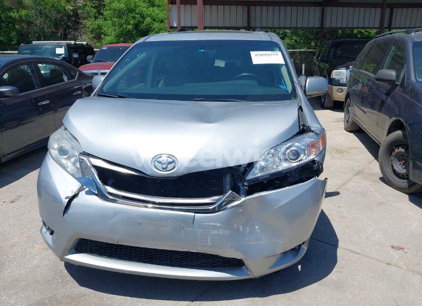Photo 12 of 2015 Toyota Sienna XLE 8 PASSENGER (VIN 5TDYK3DC0FS555636)