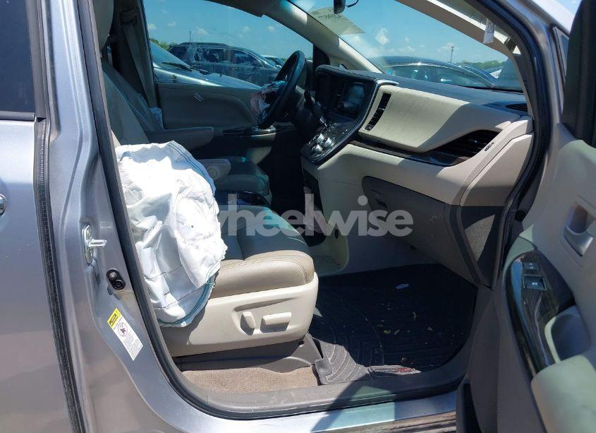 Photo 5 of 2015 Toyota Sienna XLE 8 PASSENGER (VIN 5TDYK3DC0FS555636)