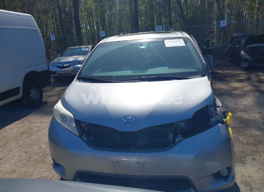 Photo 13 of 2015 Toyota Sienna XLE 8 PASSENGER (VIN 5TDYK3DC0FS558486)