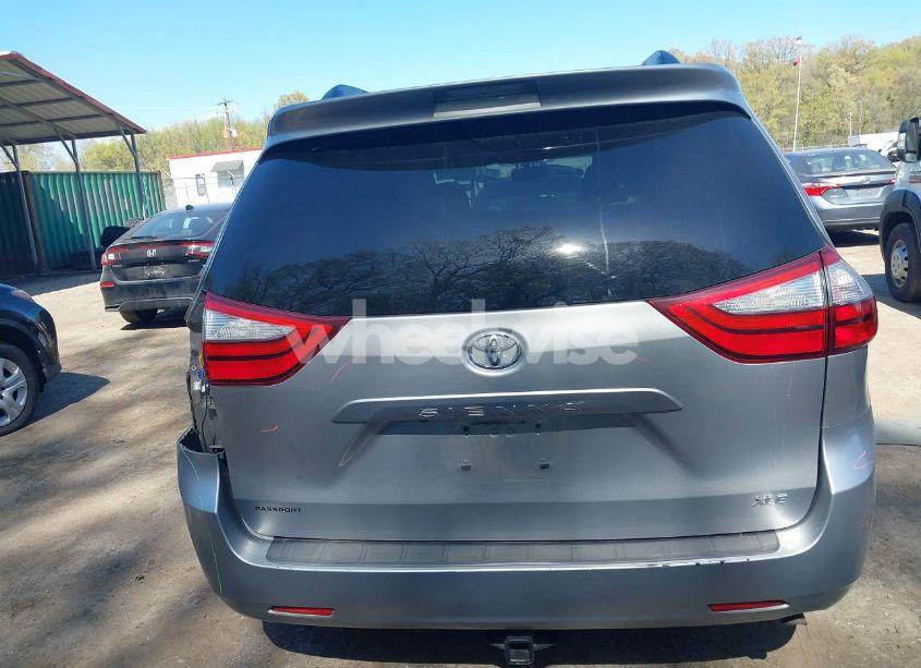 Photo 17 of 2015 Toyota Sienna XLE 8 PASSENGER (VIN 5TDYK3DC0FS558486)