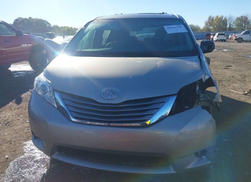 Photo 12 of 2015 Toyota Sienna XLE/LIMITED (VIN 5TDYK3DC0FS656465)