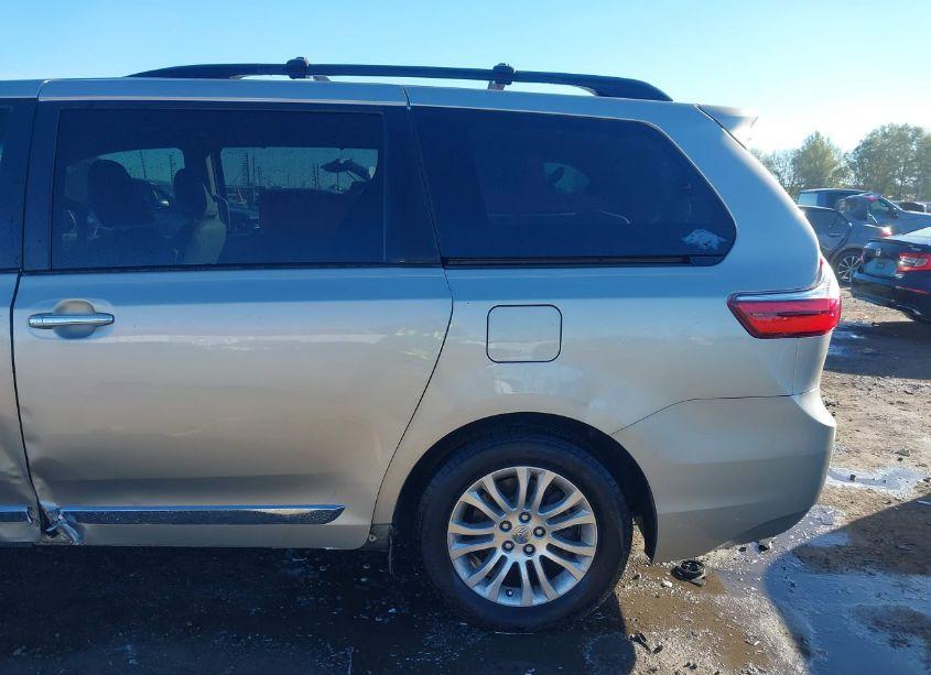 Photo 18 of 2015 Toyota Sienna XLE/LIMITED (VIN 5TDYK3DC0FS656465)