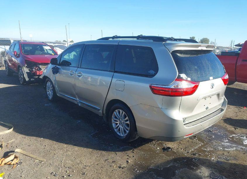 Photo 3 of 2015 Toyota Sienna XLE/LIMITED (VIN 5TDYK3DC0FS656465)
