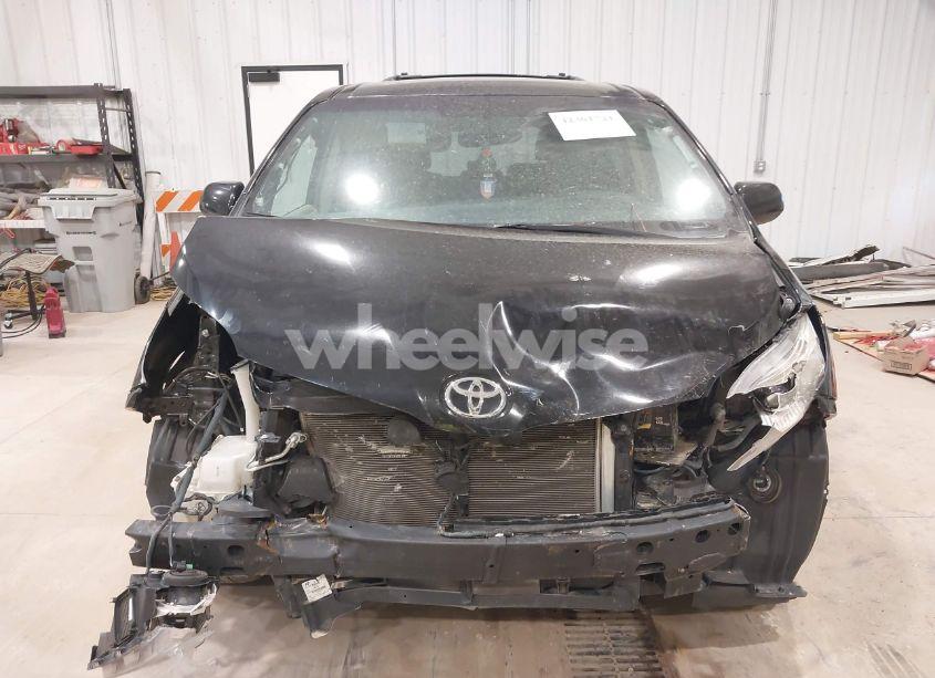 Photo 13 of 2015 Toyota Sienna XLE PREMIUM 8 PASSENGER (VIN 5TDYK3DC0FS668602)