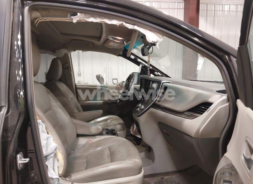 Photo 5 of 2015 Toyota Sienna XLE PREMIUM 8 PASSENGER (VIN 5TDYK3DC0FS668602)