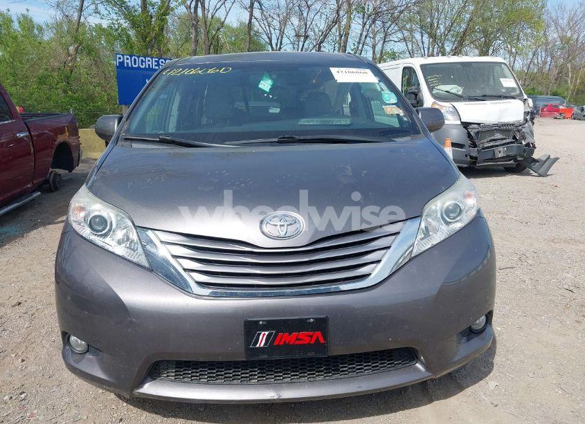 Photo 12 of 2016 Toyota Sienna XLE 8 PASSENGER (VIN 5TDYK3DC0GS764053)