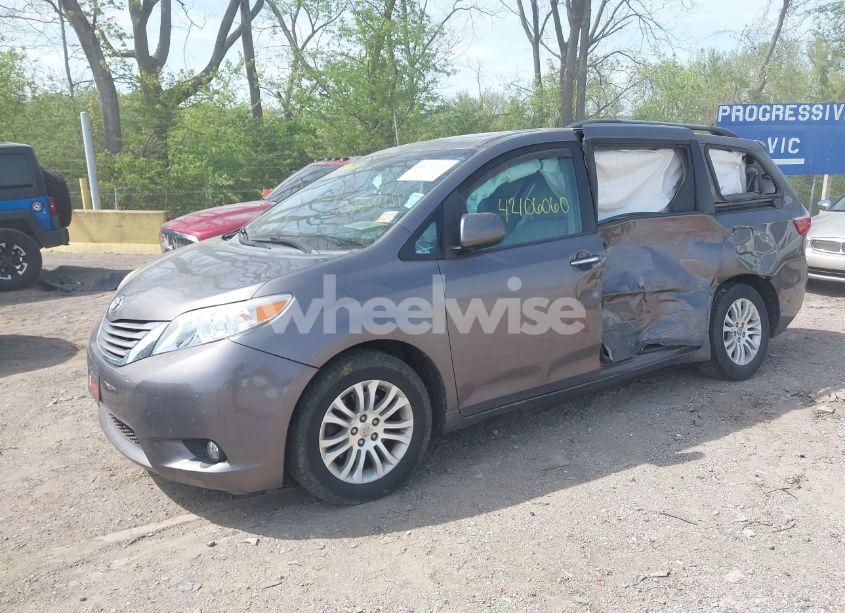 Photo 6 of 2016 Toyota Sienna XLE 8 PASSENGER (VIN 5TDYK3DC0GS764053)