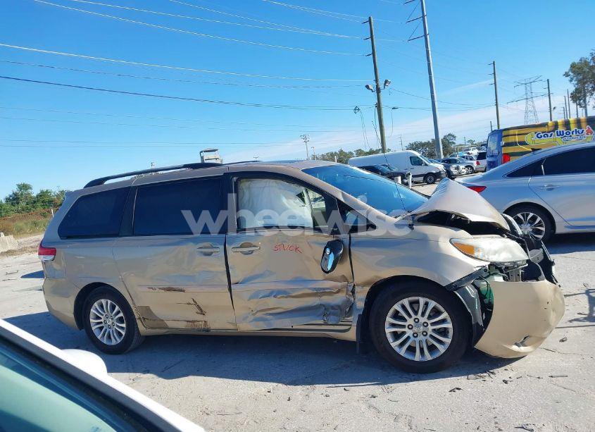Photo 13 of 2011 Toyota Sienna XLE V6 (VIN 5TDYK3DC1BS004674)