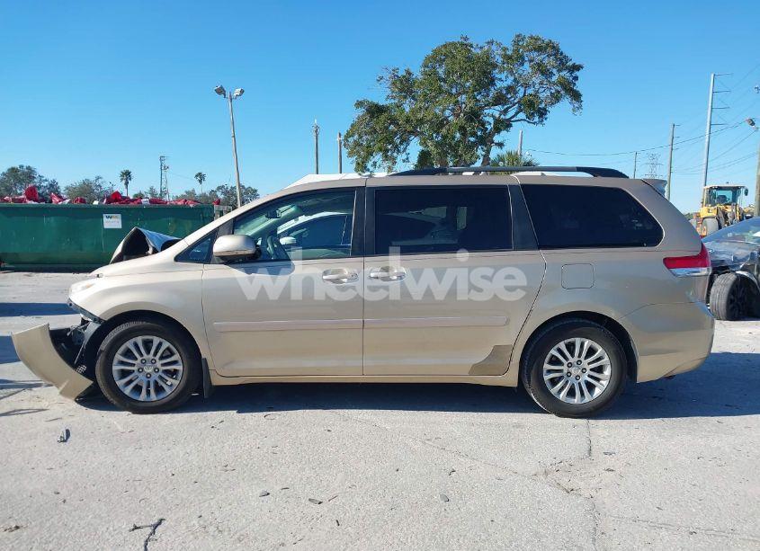 Photo 14 of 2011 Toyota Sienna XLE V6 (VIN 5TDYK3DC1BS004674)