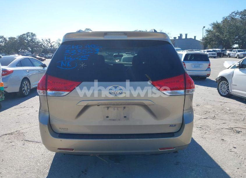 Photo 16 of 2011 Toyota Sienna XLE V6 (VIN 5TDYK3DC1BS004674)
