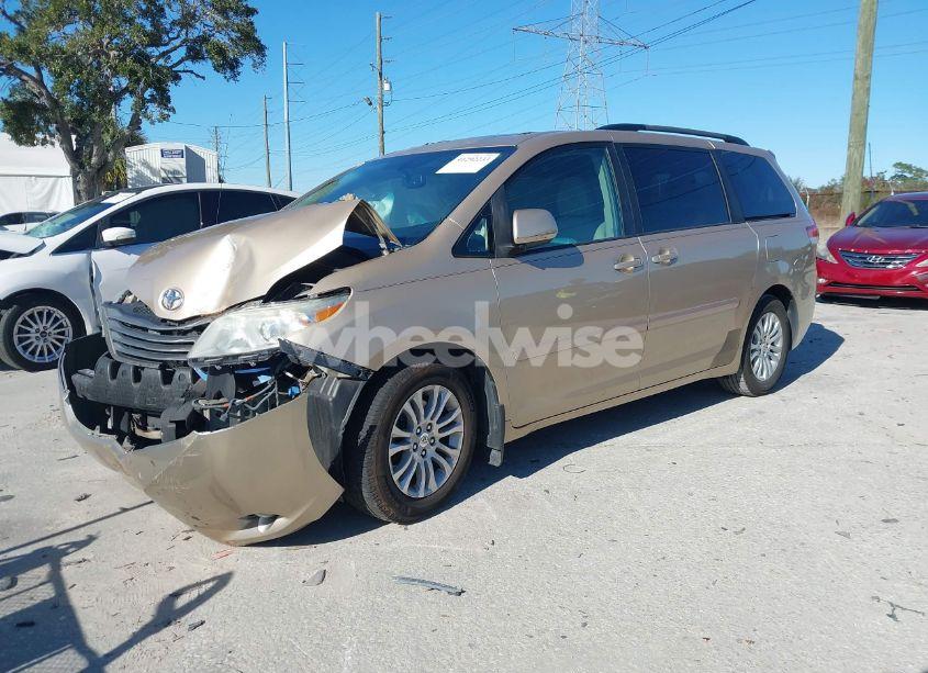 Photo 2 of 2011 Toyota Sienna XLE V6 (VIN 5TDYK3DC1BS004674)
