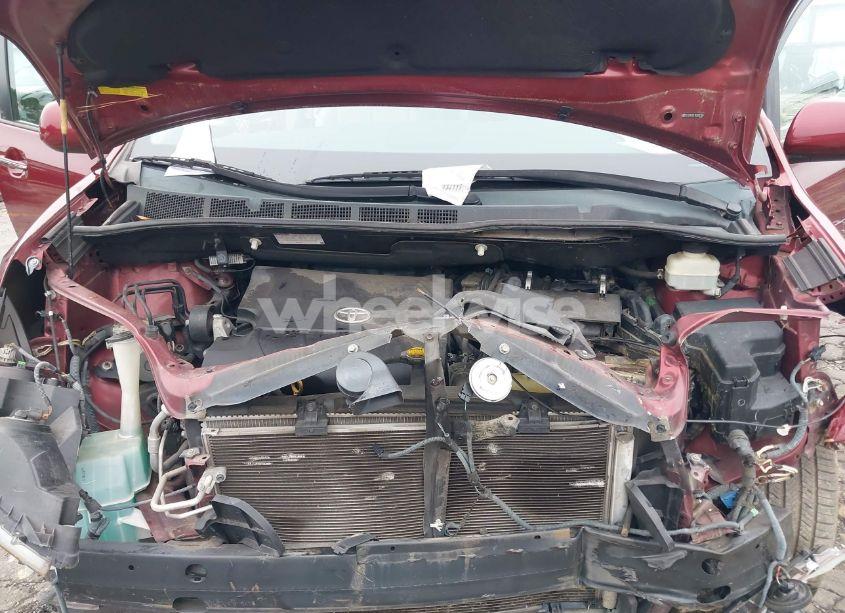 Photo 10 of 2011 Toyota Sienna XLE V6 (VIN 5TDYK3DC1BS007266)