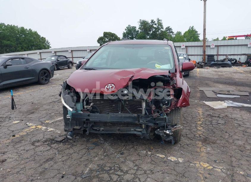 Photo 12 of 2011 Toyota Sienna XLE V6 (VIN 5TDYK3DC1BS007266)