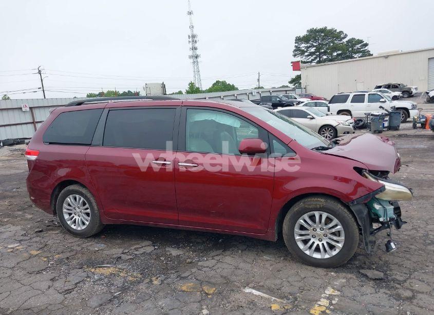 Photo 13 of 2011 Toyota Sienna XLE V6 (VIN 5TDYK3DC1BS007266)