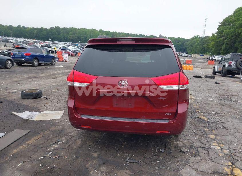 Photo 16 of 2011 Toyota Sienna XLE V6 (VIN 5TDYK3DC1BS007266)