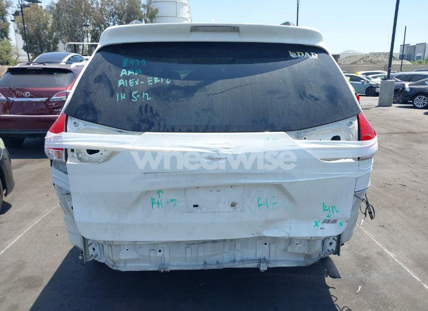 Photo 17 of 2011 Toyota Sienna XLE V6 (VIN 5TDYK3DC1BS040347)