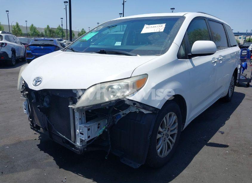 Photo 2 of 2011 Toyota Sienna XLE V6 (VIN 5TDYK3DC1BS040347)