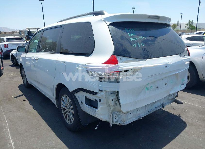 Photo 3 of 2011 Toyota Sienna XLE V6 (VIN 5TDYK3DC1BS040347)