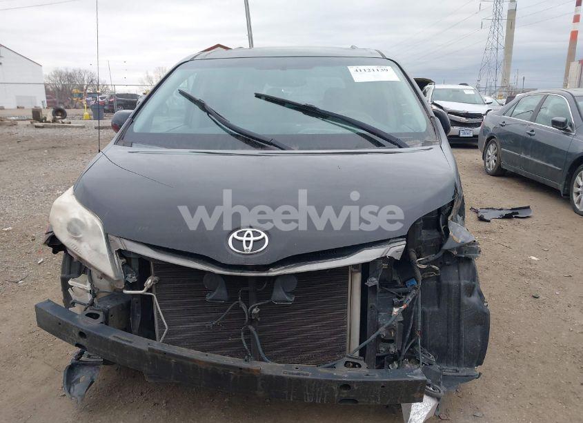 Photo 13 of 2011 Toyota Sienna XLE V6 (VIN 5TDYK3DC1BS123860)