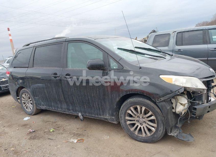 Photo 14 of 2011 Toyota Sienna XLE V6 (VIN 5TDYK3DC1BS123860)