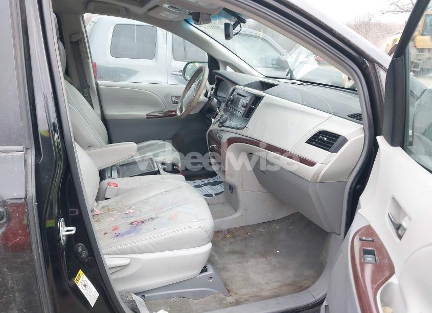 Photo 5 of 2011 Toyota Sienna XLE V6 (VIN 5TDYK3DC1BS123860)