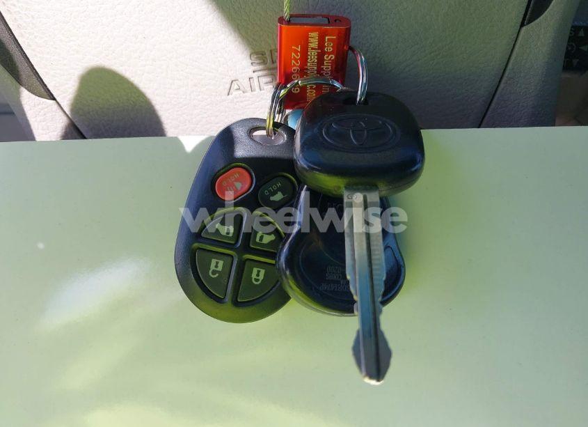 Photo 11 of 2011 Toyota Sienna XLE V6 (VIN 5TDYK3DC1BS142229)