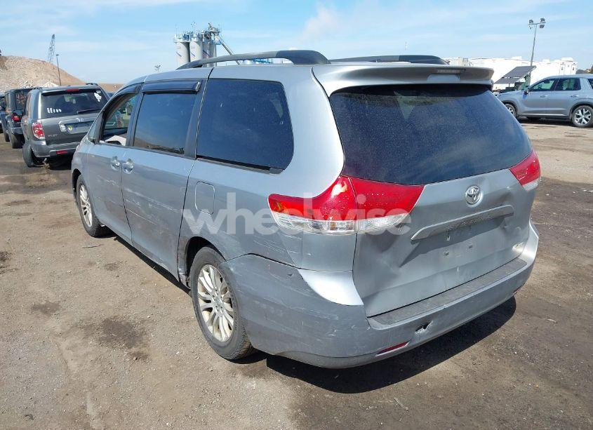 Photo 3 of 2011 Toyota Sienna XLE V6 (VIN 5TDYK3DC1BS142229)