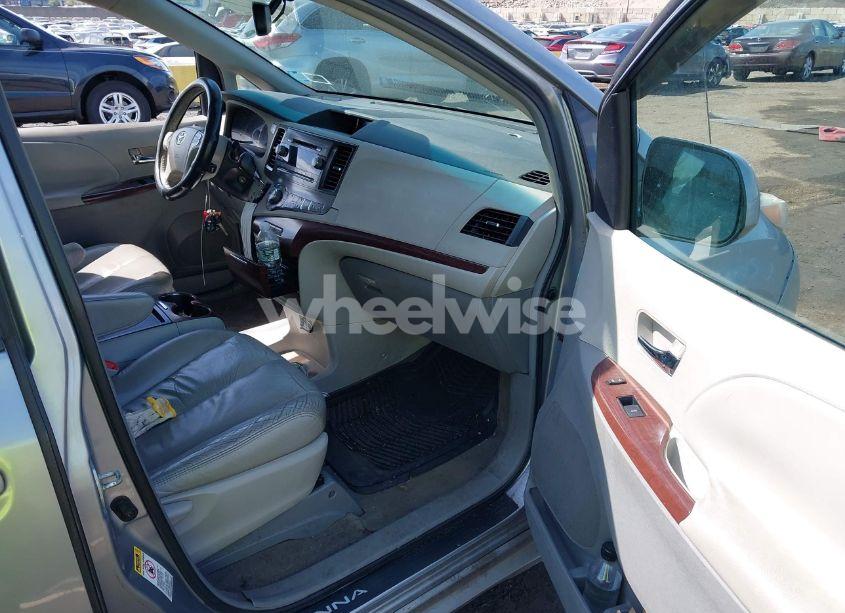 Photo 5 of 2011 Toyota Sienna XLE V6 (VIN 5TDYK3DC1BS142229)