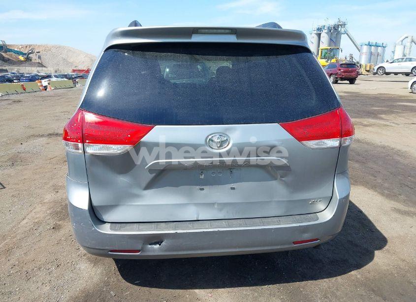 Photo 6 of 2011 Toyota Sienna XLE V6 (VIN 5TDYK3DC1BS142229)