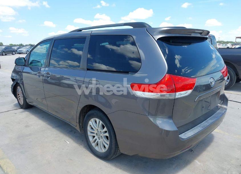 Photo 3 of 2011 Toyota Sienna XLE V6 (VIN 5TDYK3DC1BS143641)